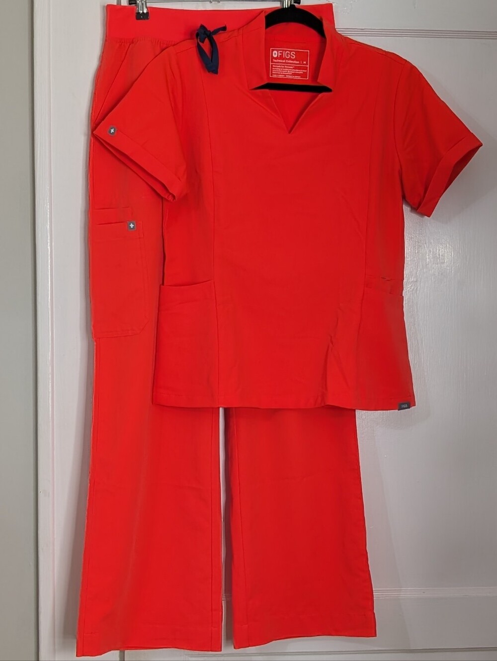 Figs Scrub Set Isabel Wide Leg Scrub Pants & Inala Top Size M Tall Fiery Coral